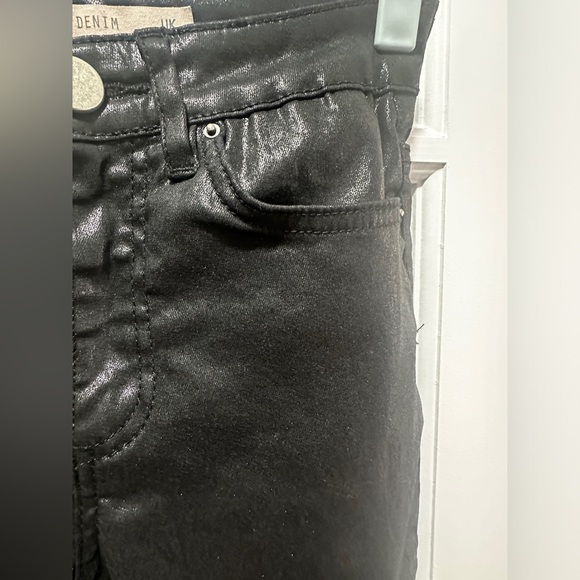 ASOS DESIGN faux leather straight leg pants in black - Picture 4 of 6